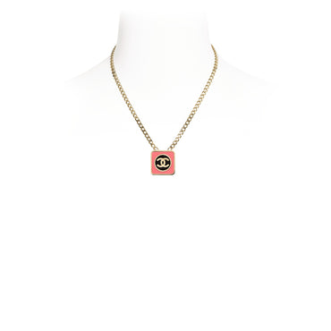 Race Track Golden Pendant Necklace