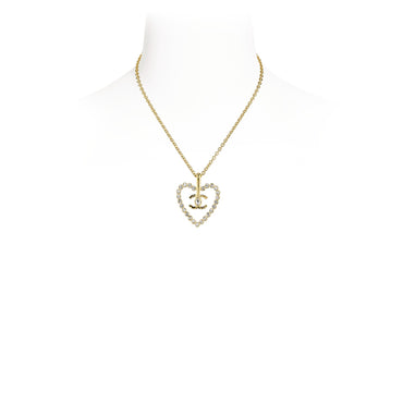 Queen Of Hearts Golden Pendant Necklace