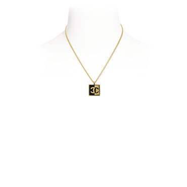 Golden Illusion Golden Pendant Necklace