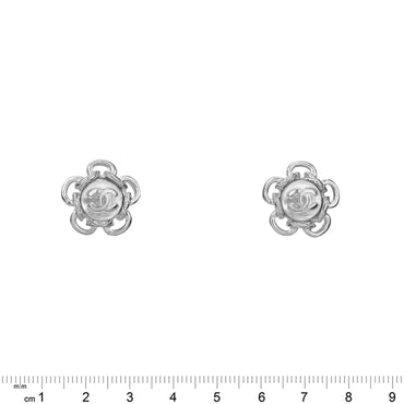 Flower-Power Silvery Stud Earrings