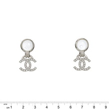 Flower-Power Silvery Pendant Earrings
