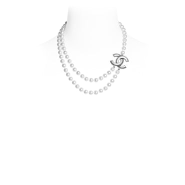 Zip It Silvery Short Necklace