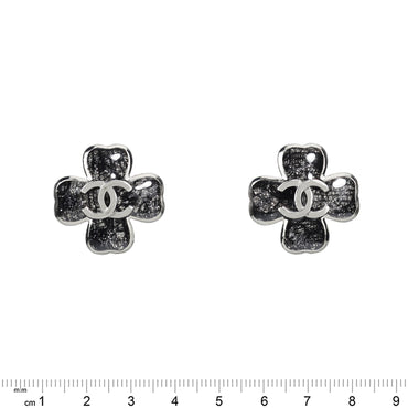 Lace Legacy Silvery Stud Earrings