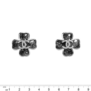 Lace Legacy Golden Stud Earrings